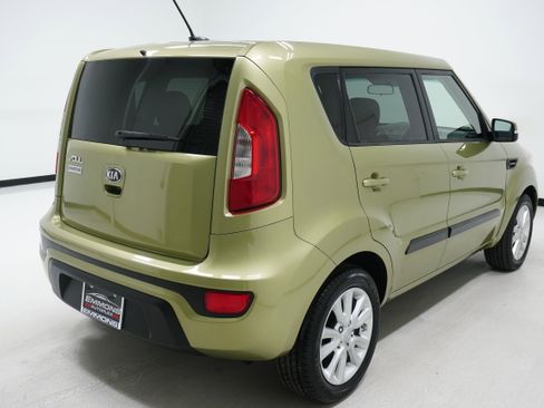 Used 2013 Kia Soul + image 4