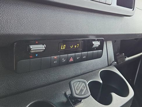 Used 2022 Mercedes-Benz Sprinter 2500 image 15