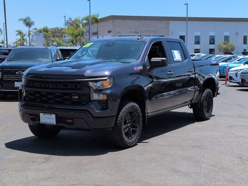 Used 2023 Chevrolet Silverado 1500 Custom Trail Boss AWD/4WD image 4