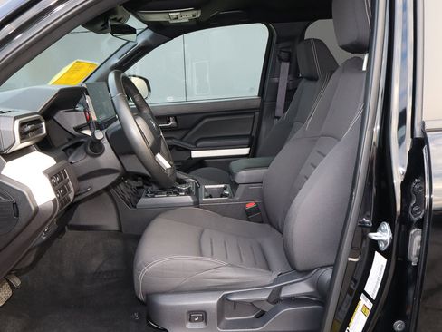 Used 2024 Toyota Tacoma TRD Off-Road image 7