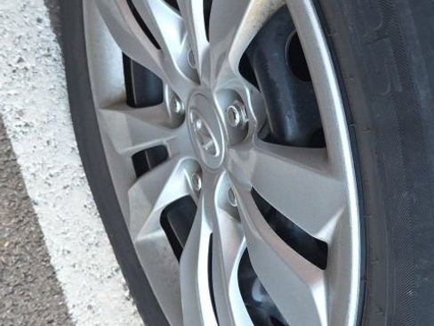 Used 2012 Hyundai Sonata GLS FWD image 7