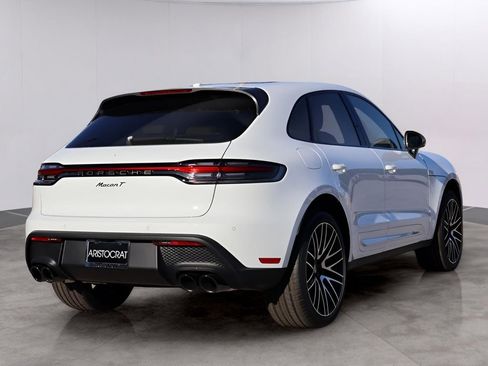 New 2026 Porsche Macan image 8
