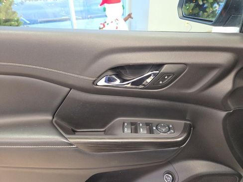 Used 2020 GMC Acadia SLT image 11