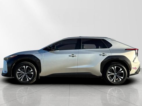 Used 2023 Toyota bZ4X XLE image 7