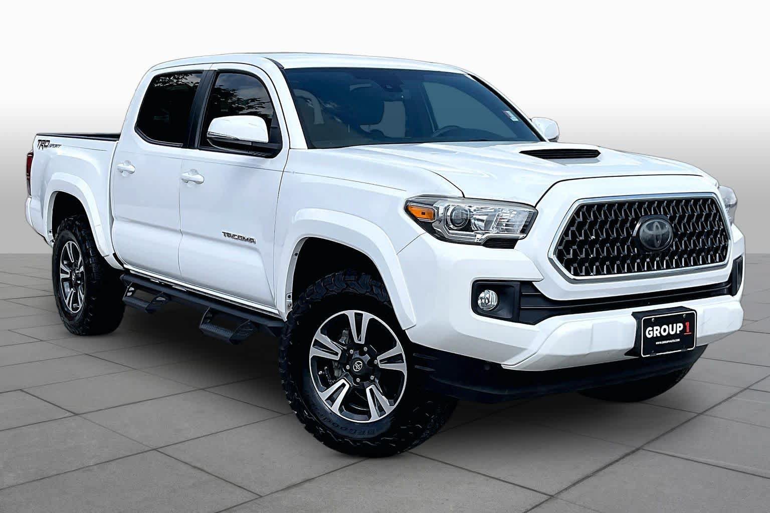 Used 2018 Toyota Tacoma TRD Sport w/ Technology Package RWD image 3