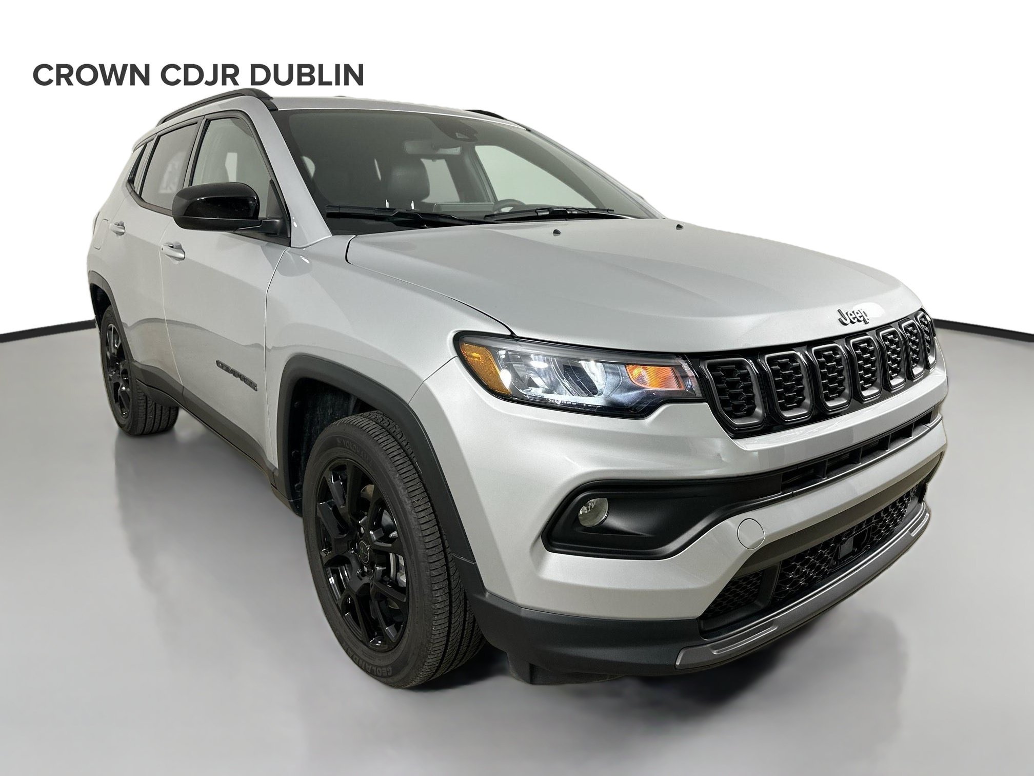 Used 2026 Jeep Compass Latitude AWD/4WD image 3