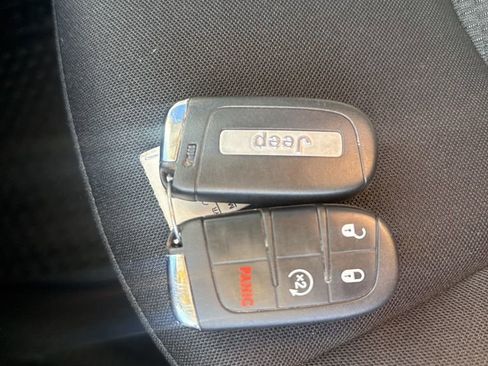 Certified 2020 Jeep Renegade Altitude image 18