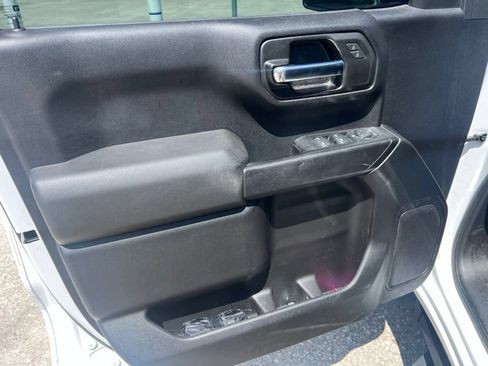 Used 2022 Chevrolet Silverado 1500 Custom AWD/4WD image 7
