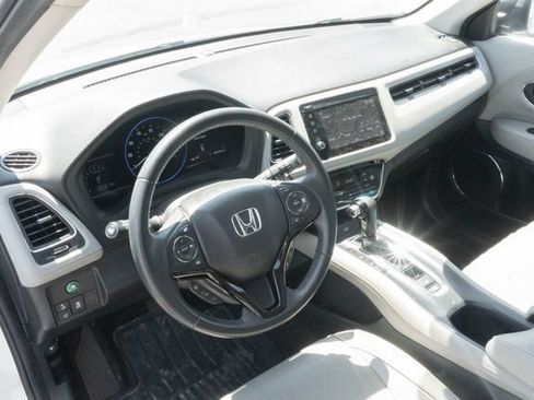 Used 2022 Honda HR-V EX-L image 4