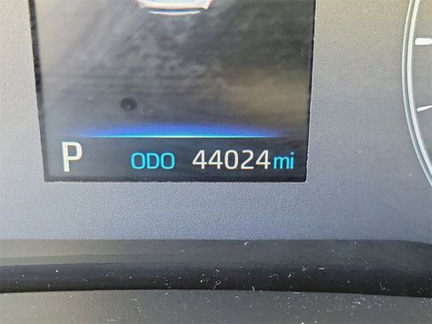 Used 2024 Toyota Corolla LE image 22