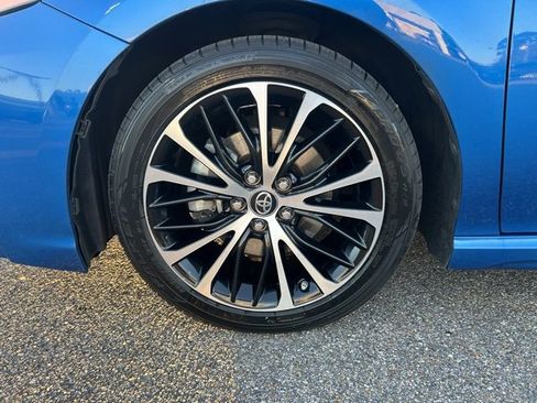 Used 2018 Toyota Camry SE image 10