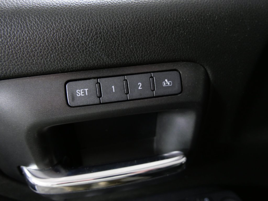 Used 2017 Chevrolet Silverado 1500 LTZ w/ Sport Package AWD/4WD image 16