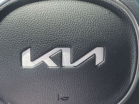 Used 2026 Kia Carnival FWD image 33