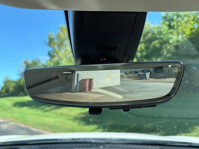 Used 2023 Buick Enclave Avenir w/ Avenir Technology Package AWD/4WD image 35
