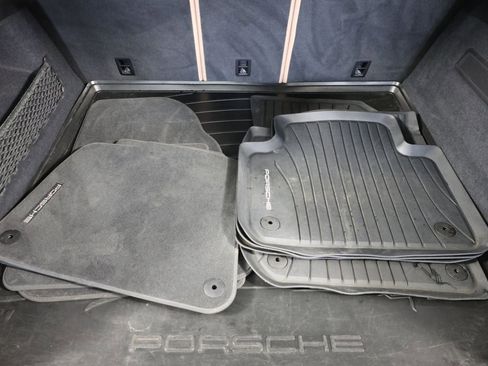 Used 2021 Porsche Cayenne AWD/4WD image 43
