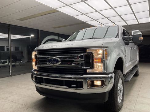 Used 2019 Ford F250 XLT w/ XLT Value Package image 3