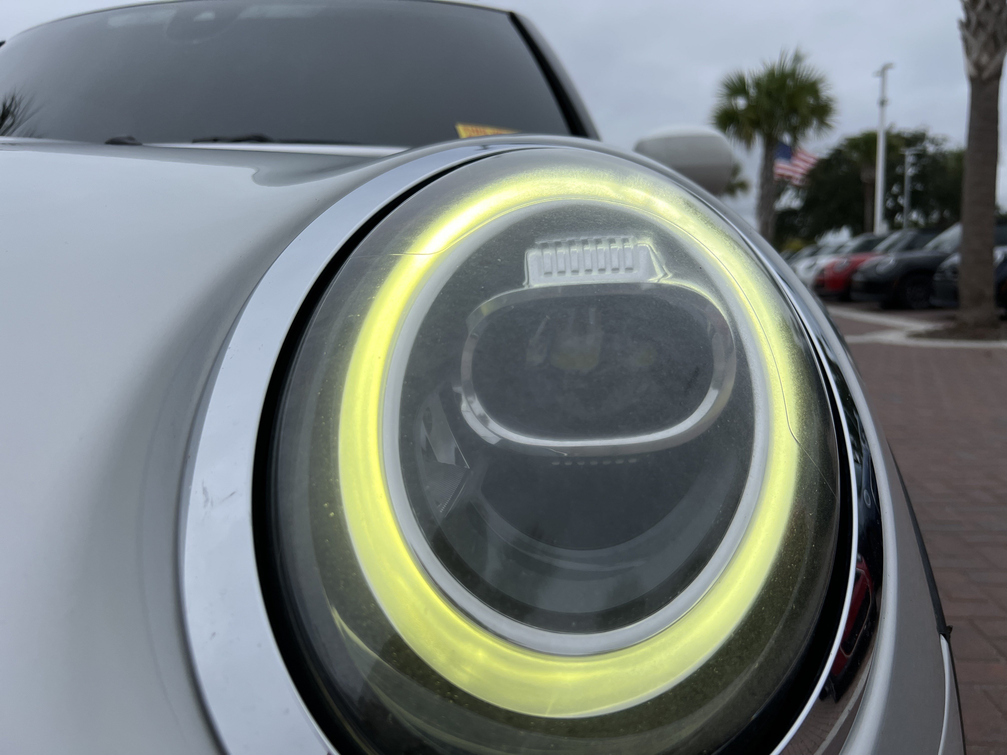 Used 2020 MINI Cooper 4-Door Hardtop w/ Premium Package FWD image 6