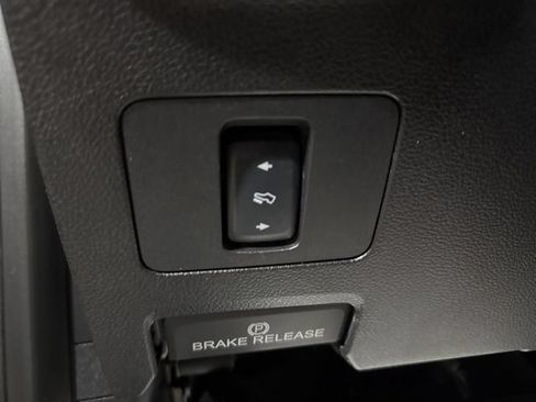 Used 2017 Ford F250 Lariat w/ Chrome Package AWD/4WD image 9