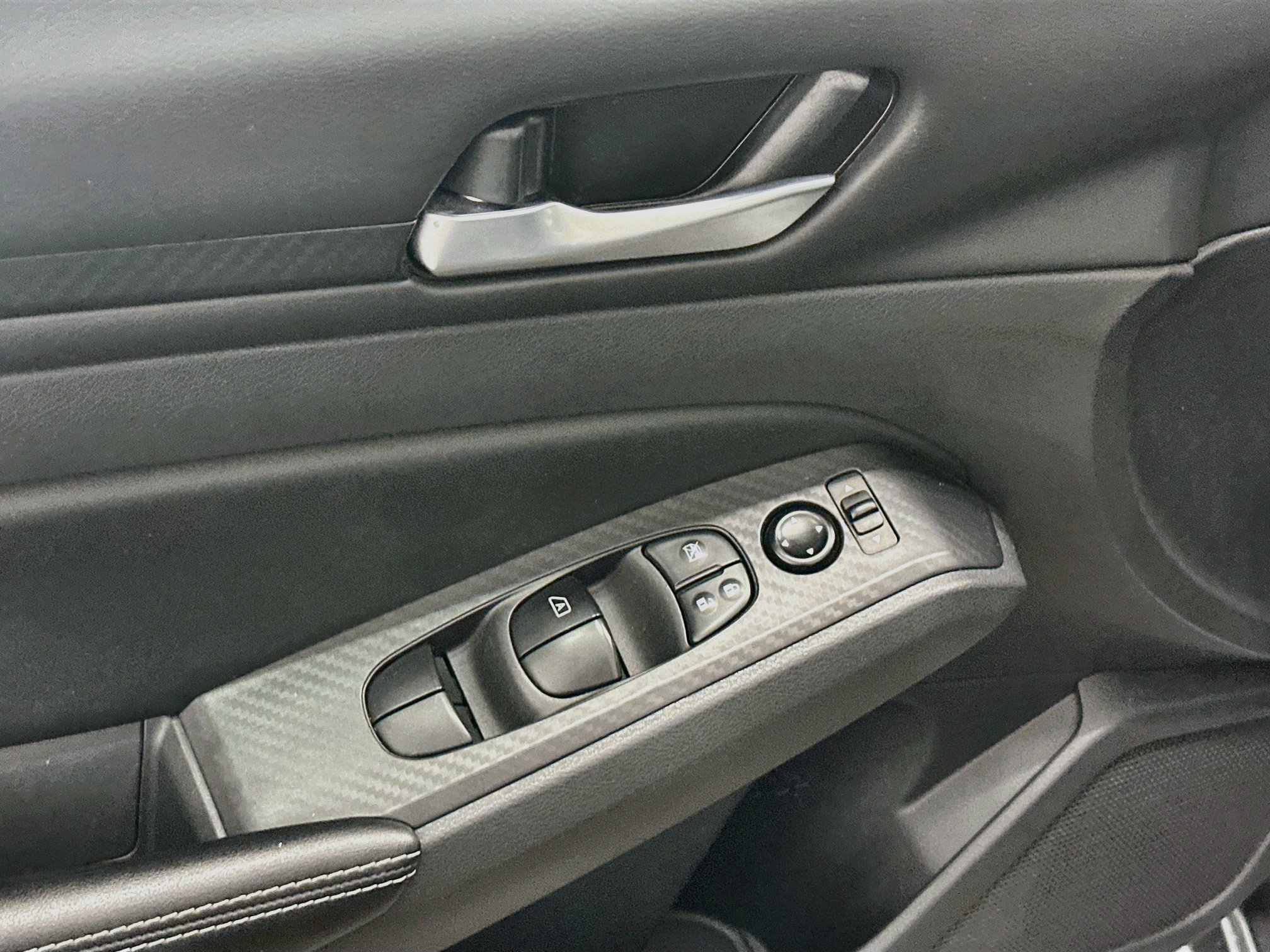 Used 2025 Nissan Altima 2.5 SV FWD image 15