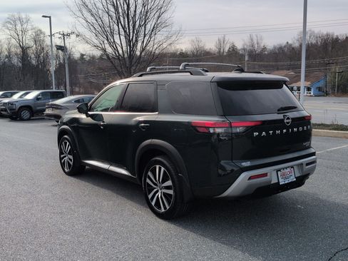 Used 2023 Nissan Pathfinder Platinum image 7