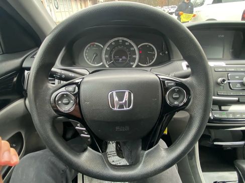 Used 2017 Honda Accord LX image 23