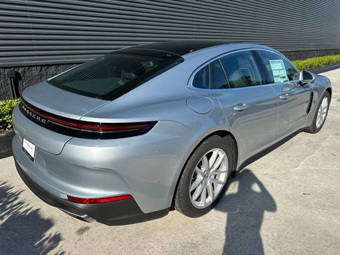 Certified 2026 Porsche Panamera w/ Premium Package RWD image 9