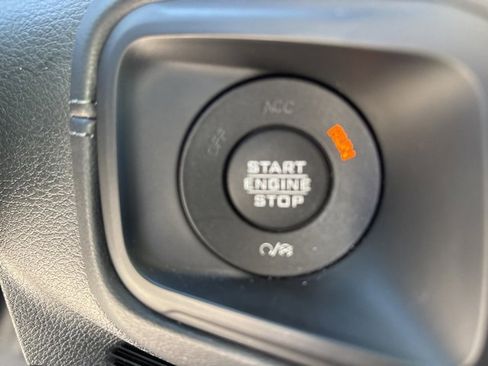 Used 2024 Jeep Gladiator Mojave w/ Safety Group image 31