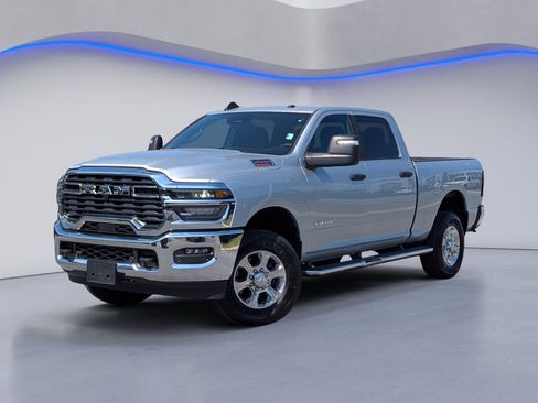 Used 2026 RAM 2500 Big Horn AWD/4WD image 2