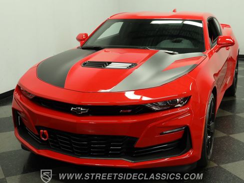 Used 2024 Chevrolet Camaro SS RWD image 17