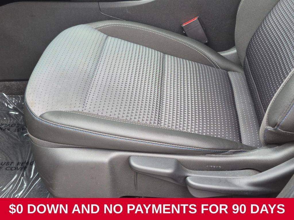 Used 2025 Chevrolet Trax LT w/ LT Convenience Package FWD image 15