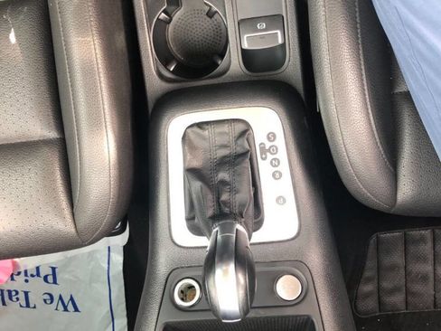 Used 2016 Volkswagen Tiguan SE image 13