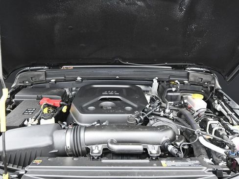 Used 2025 Jeep Wrangler Sport S AWD/4WD image 21