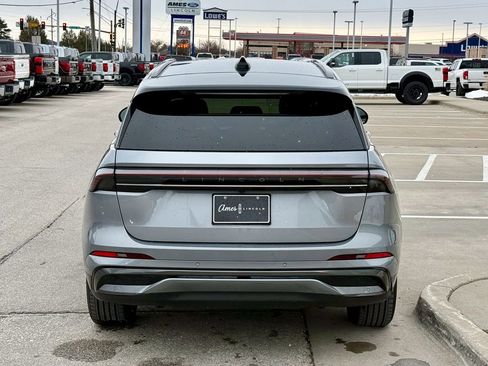 Used 2024 Lincoln Nautilus Reserve w/ Jet Appearance Package (87T) image 5