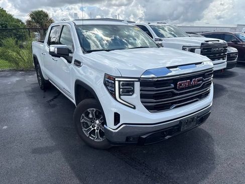 Used 2025 GMC Sierra 1500 SLT AWD/4WD image 3