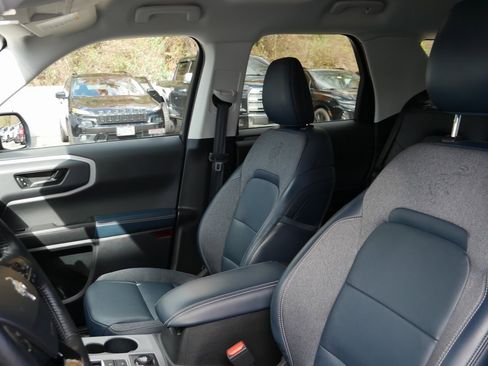 Used 2022 Ford Bronco Sport Outer Banks w/ Tech Package image 9