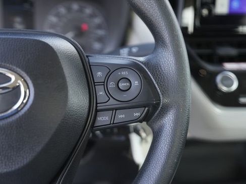 Used 2025 Toyota Corolla LE image 23