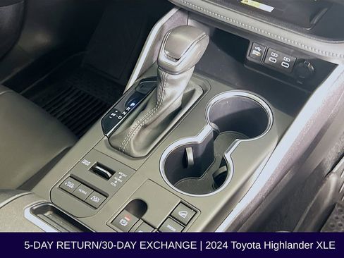 Used 2024 Toyota Highlander XLE image 21