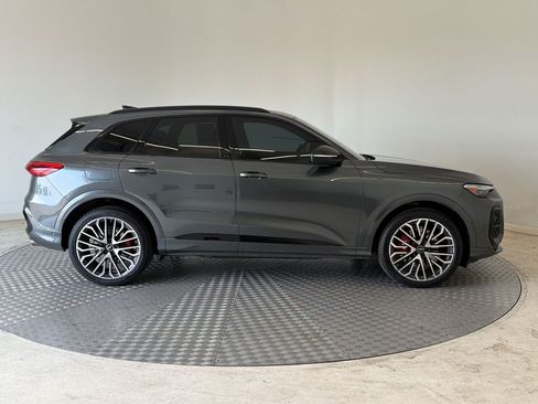 Used 2025 Audi SQ5 Premium Plus AWD/4WD image 8