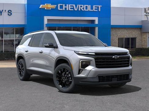 New 2025 Chevrolet Traverse LT w/ Midnight/Sport Edition FWD image 32