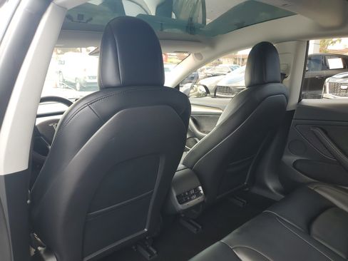 Used 2021 Tesla Model 3 Long Range image 26