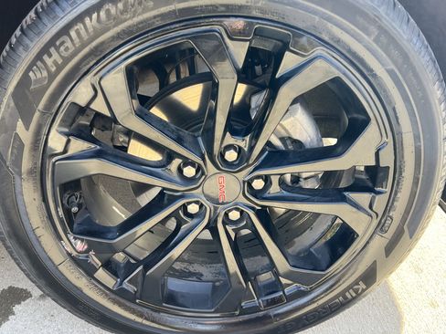 Used 2022 GMC Terrain SLT w/ Elevation Edition image 12