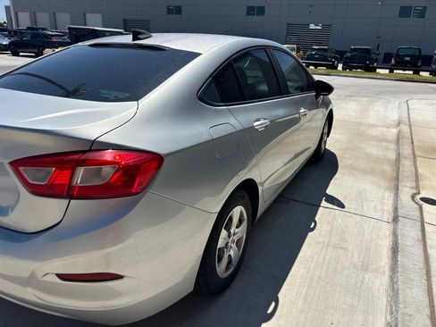 Used 2017 Chevrolet Cruze LS FWD image 4