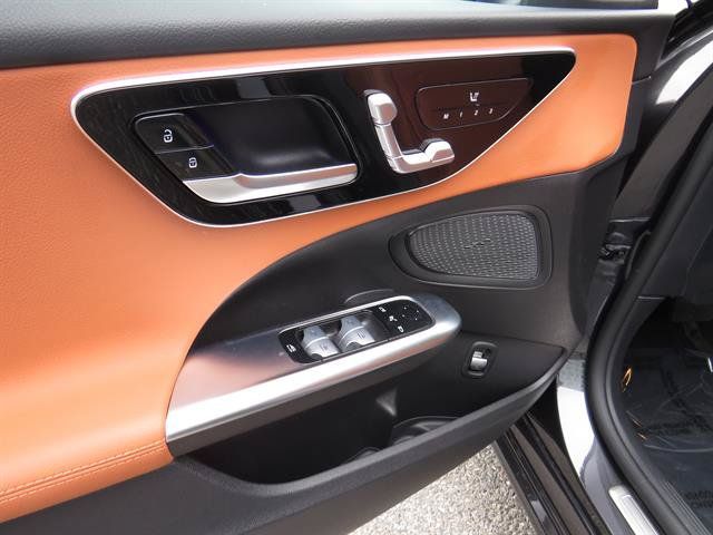 Used 2023 Mercedes-Benz C 300 4MATIC Sedan image 9