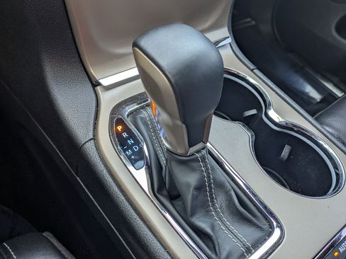 Used 2017 Jeep Grand Cherokee Limited w/ Luxury Group II image 17