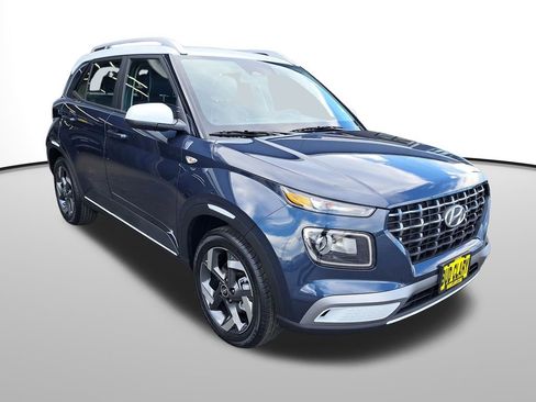 New 2026 Hyundai Venue SEL image 3
