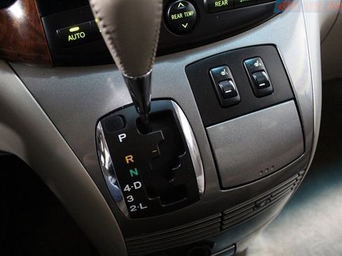 Used 2005 Toyota Sienna XLE image 13