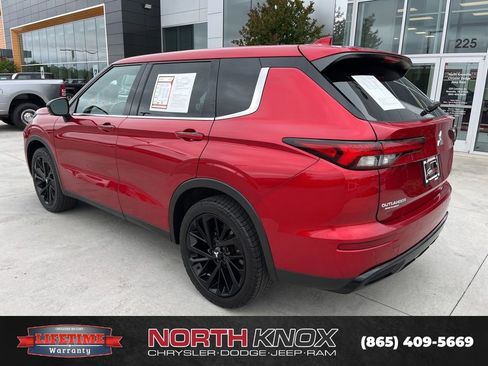 Used 2023 Mitsubishi Outlander SE Black Edition AWD/4WD image 16