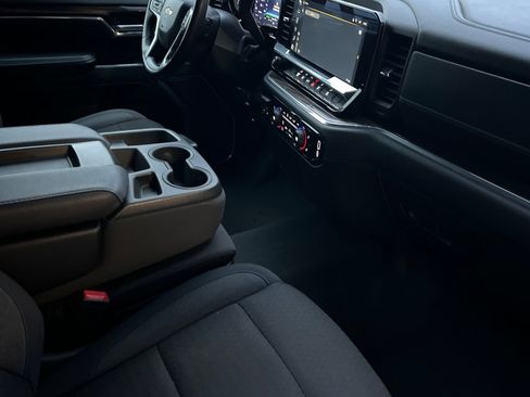 Used 2024 Chevrolet Silverado 2500 LT image 15