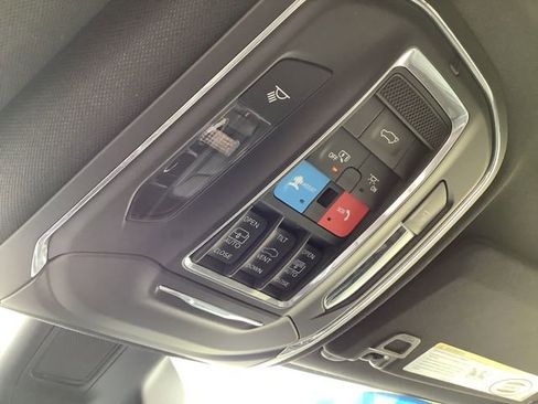 Used 2024 Jeep Grand Cherokee L Limited w/ Luxury Tech Group II image 20