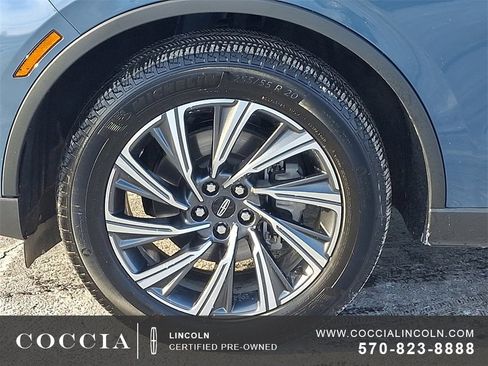 Certified 2025 Lincoln Aviator Premiere image 8